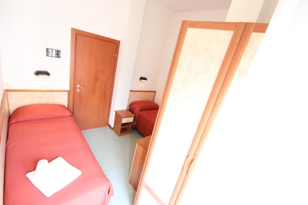 Hotel Merkury Torre Pedrera Room photo